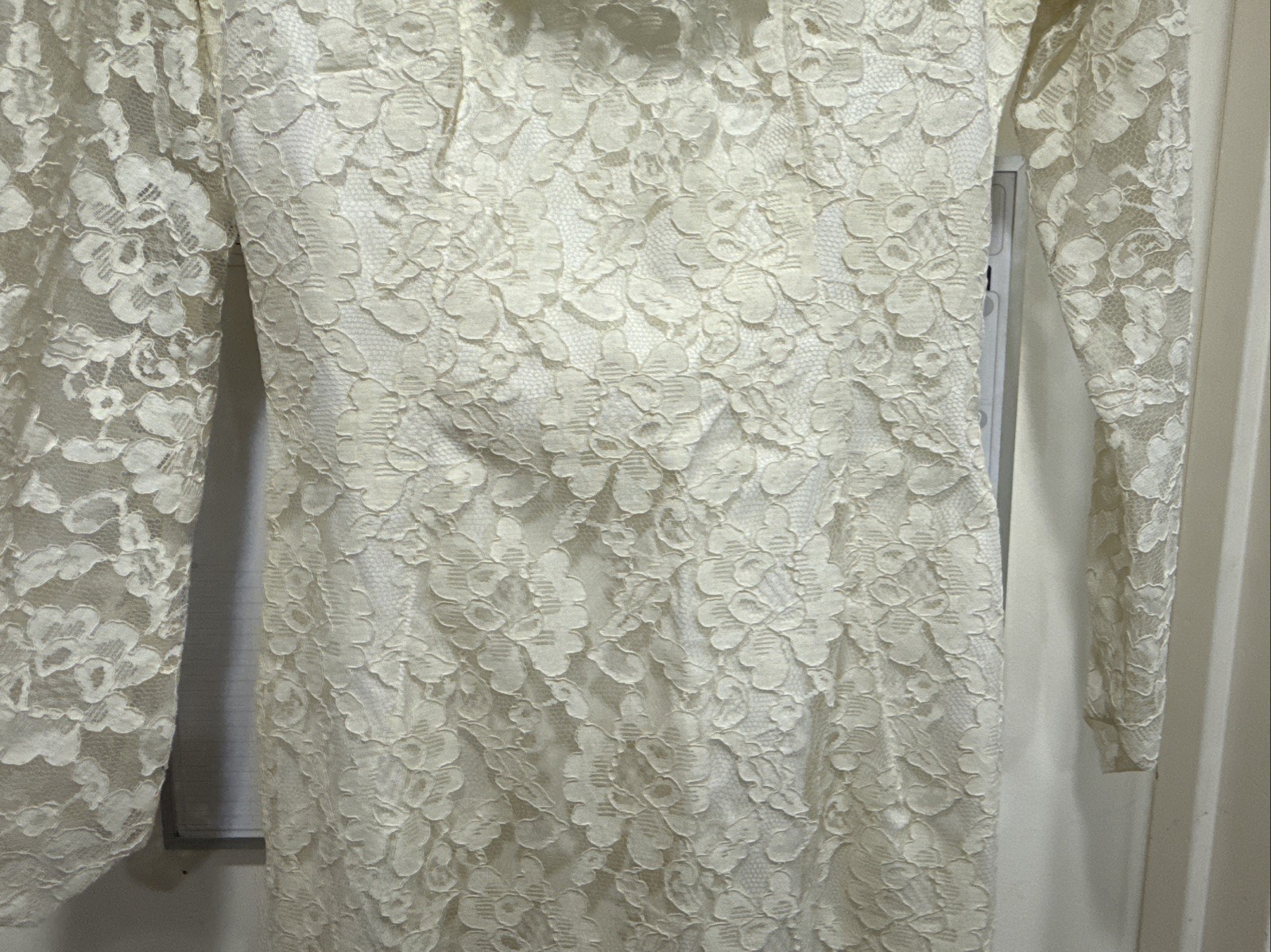***ANTIQUE/VINTAGE 1967 Lace Sheath LS Wedding Dress w/Satin Cape Sz 5/6 L@@K***