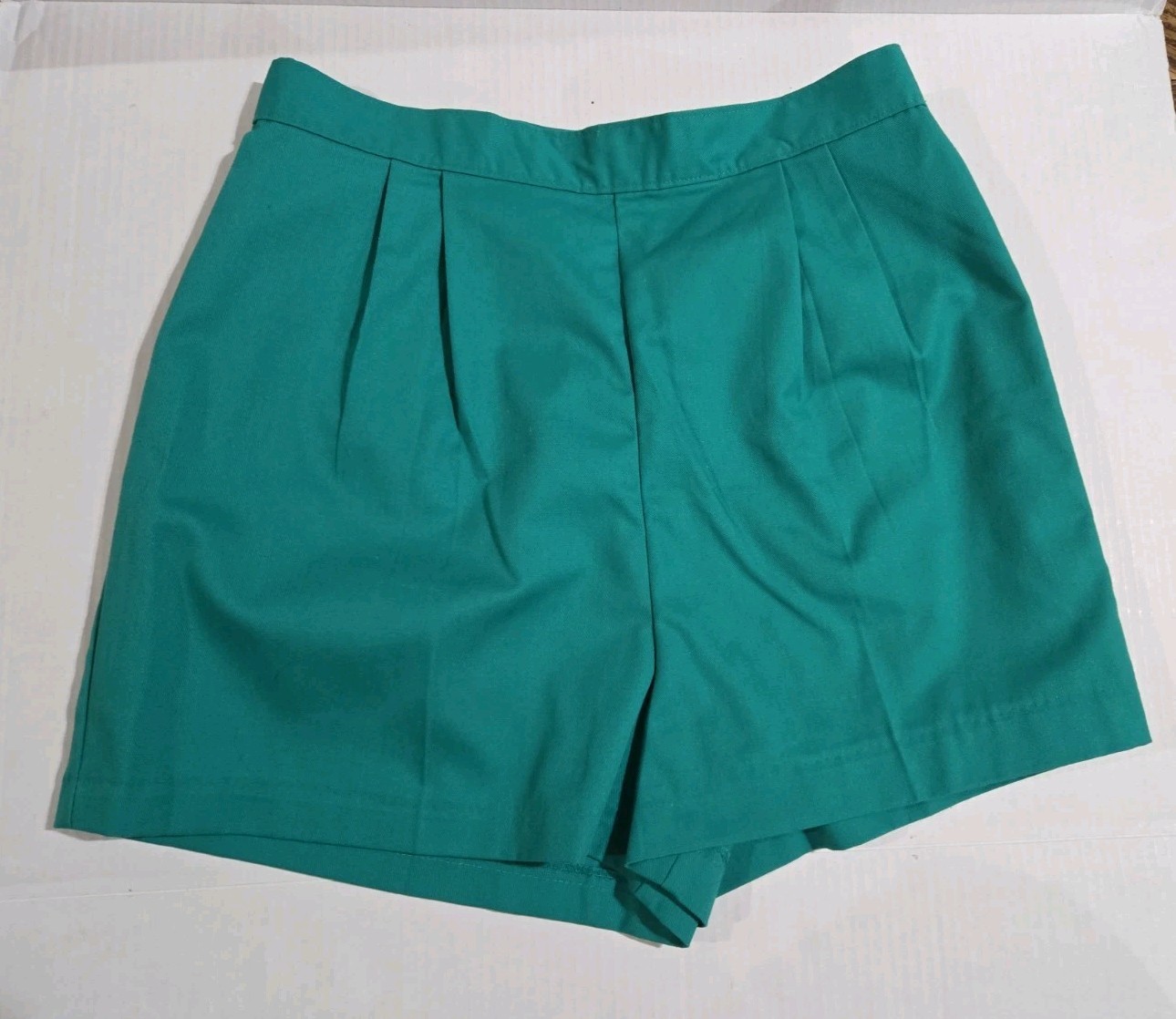 Vintage Cheryl Tiegs Shorts High Waist Pleated Side Snaps Size 16 NOS