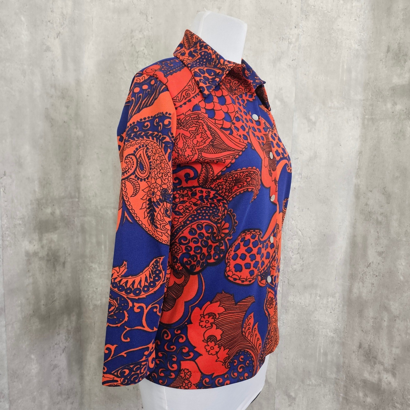 Vintage 70s Psychedelic Mod Paisley Dbl Knit poly Shirt Reddish Orange Blue