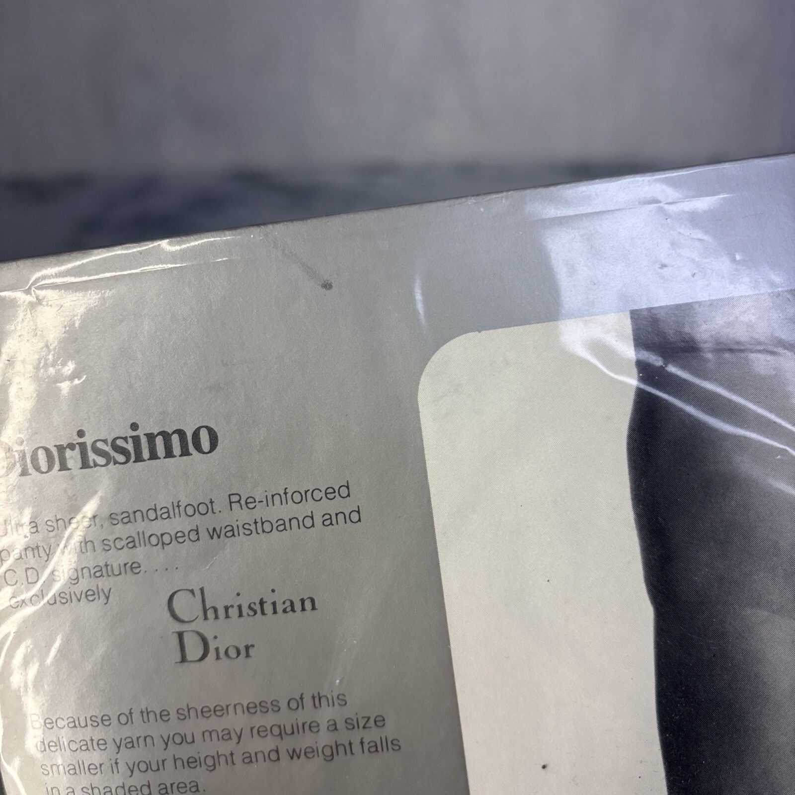 VINTAGE CHRISTIAN DIOR PANTYHOSE SIZE 4 ULTRASHEER DIORISSIMO Flaxen 4443