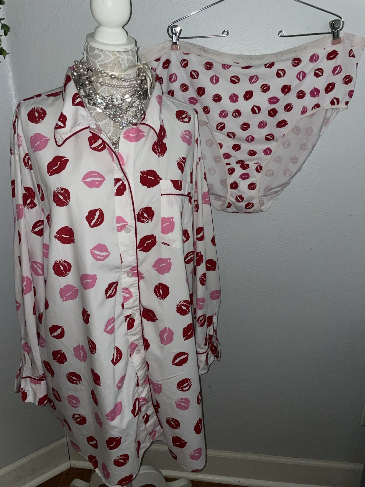 Pajamas Woman’s Plus 26/28 Venezia KISS LIPS Sleep Shirt Pink Panty Lipstick Set