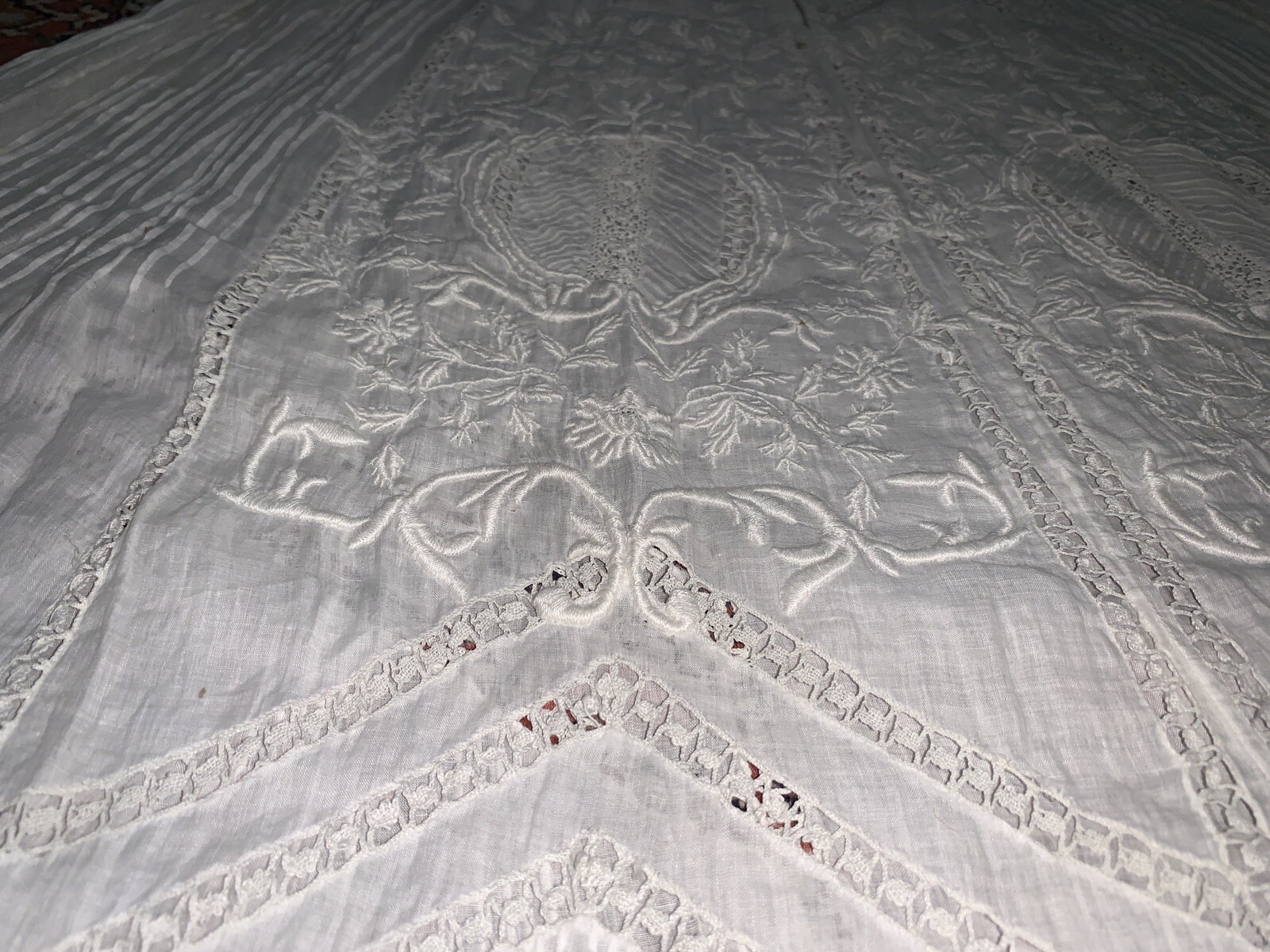 Rare 19th-Beginning of 20th Century Hand Made Lace & Embroidered Batiste Skirt