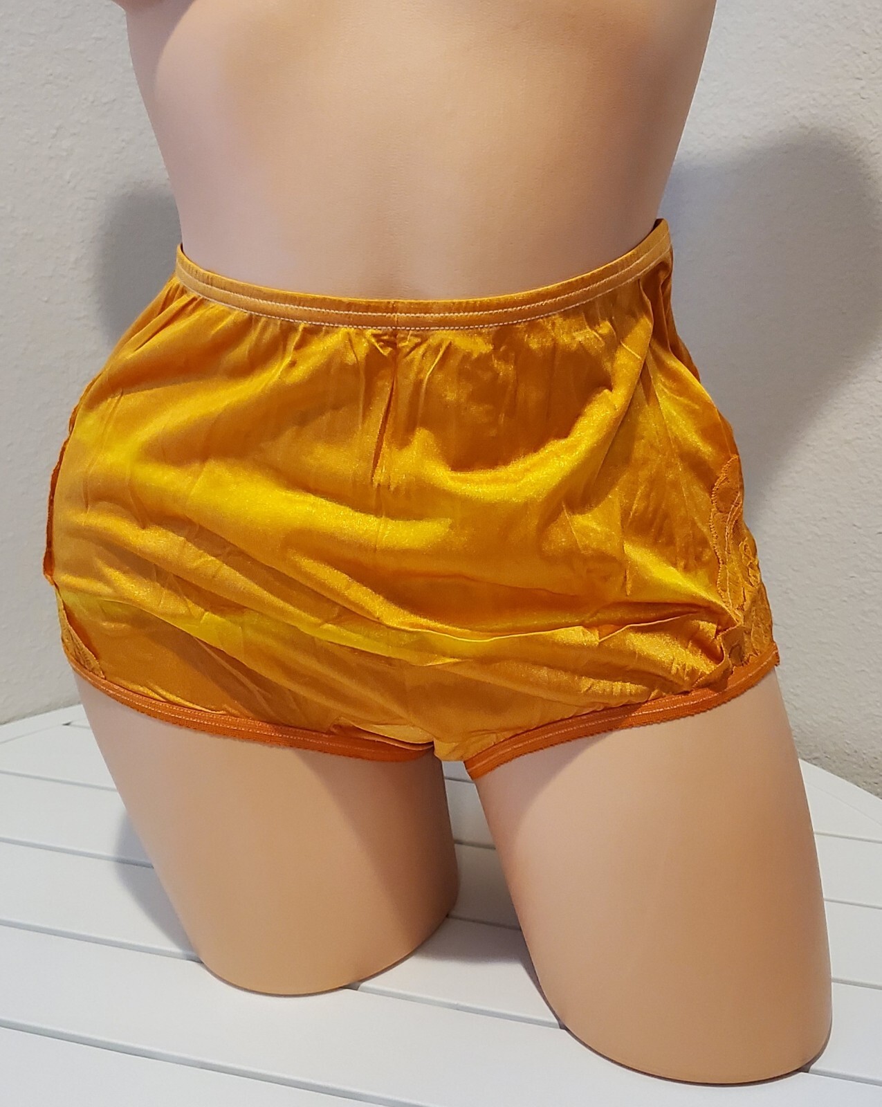 Flawed Lot of 2 Vanity Fair Lace Nouveau Rainbow Shift Yellow Orange 8/XL
