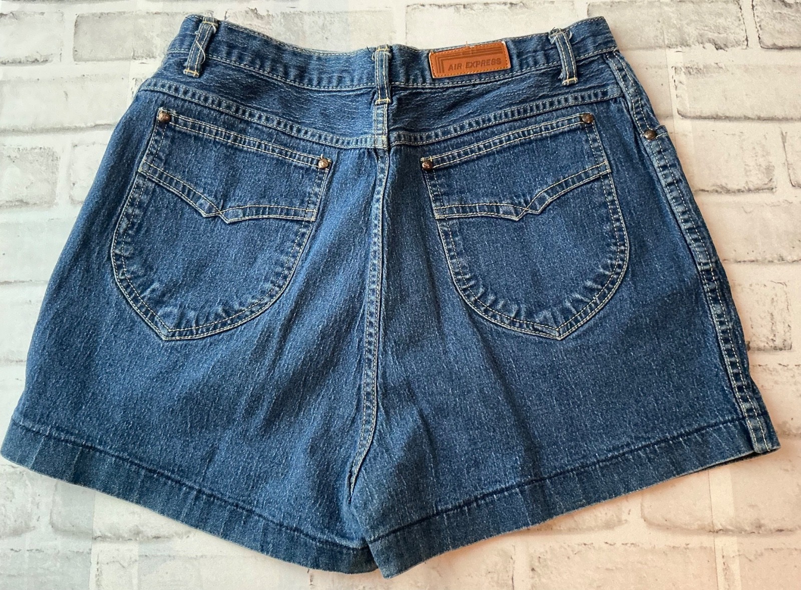 1970s Denim Girls Shorts 15/16 Waist 2″ Inseam Classic Wash Jeans Vintage Japan