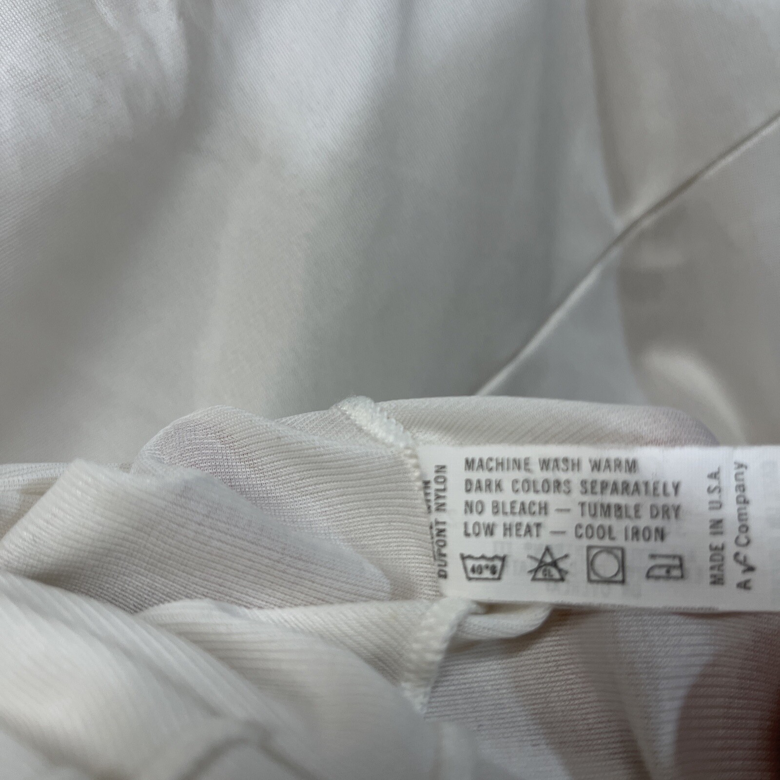 Vtg Vanity Fair Full Slip 36 White V-Neck Lace Trim Nylon Antron Made in USA B84
