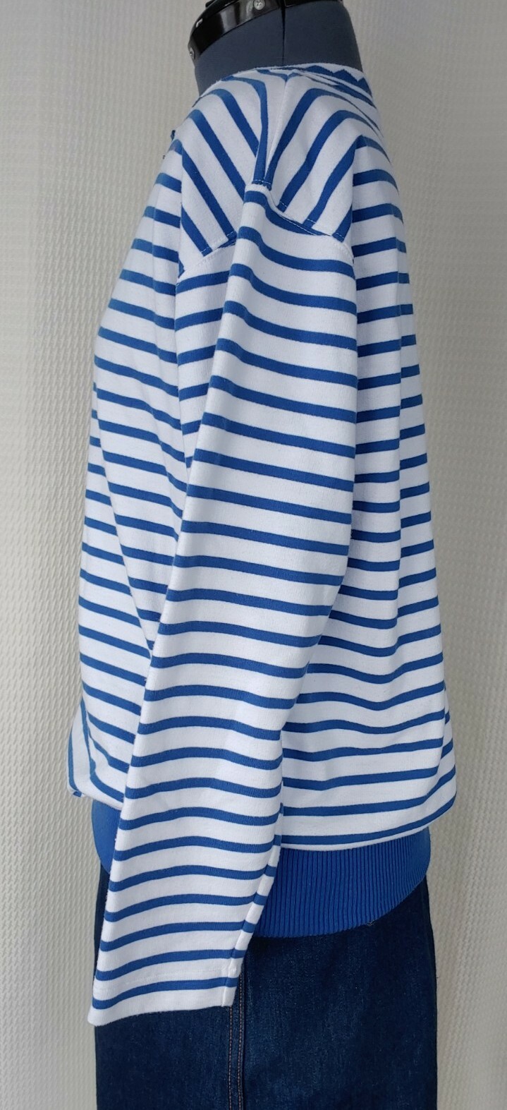 Vintage Blast Blue & White Knit Striped Top Size XL? Bust 42″