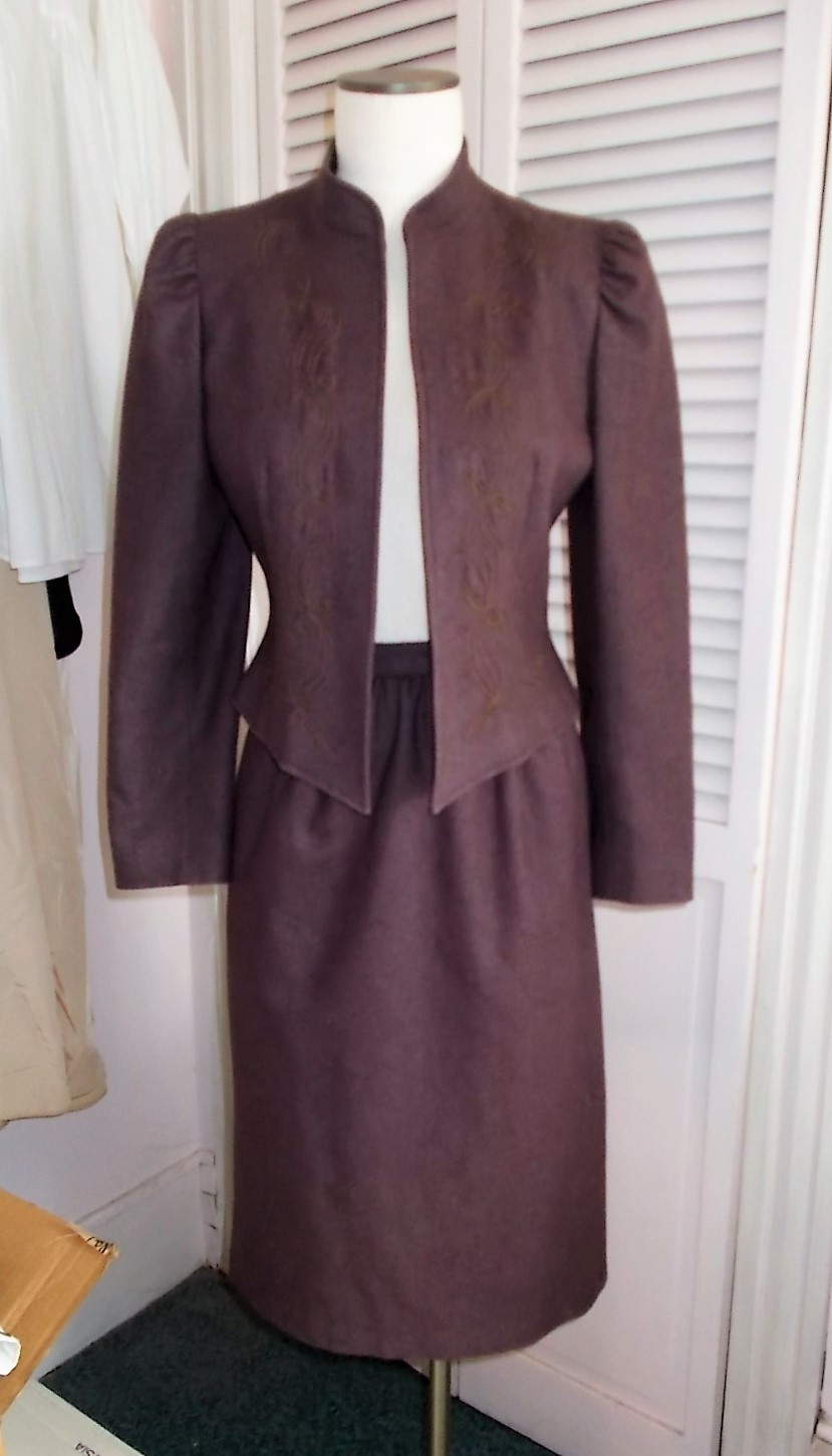 J GALLERY VINTAGE 1980s MAROON WOOL BLEND FULLY LINED 2 PIECE SUIT SIZE 8/9