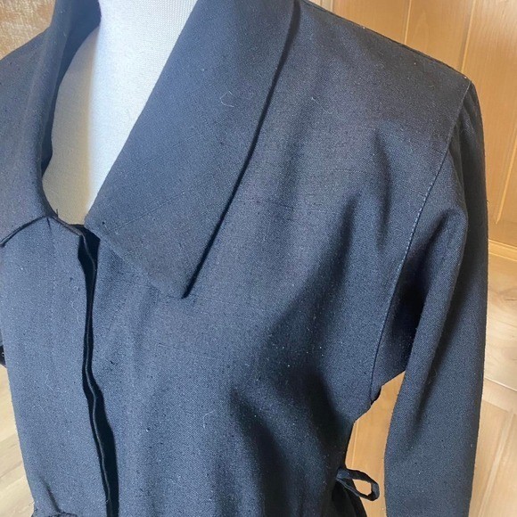 Vintage 1960’s Black MIDI Dress with pockets and collars S/M