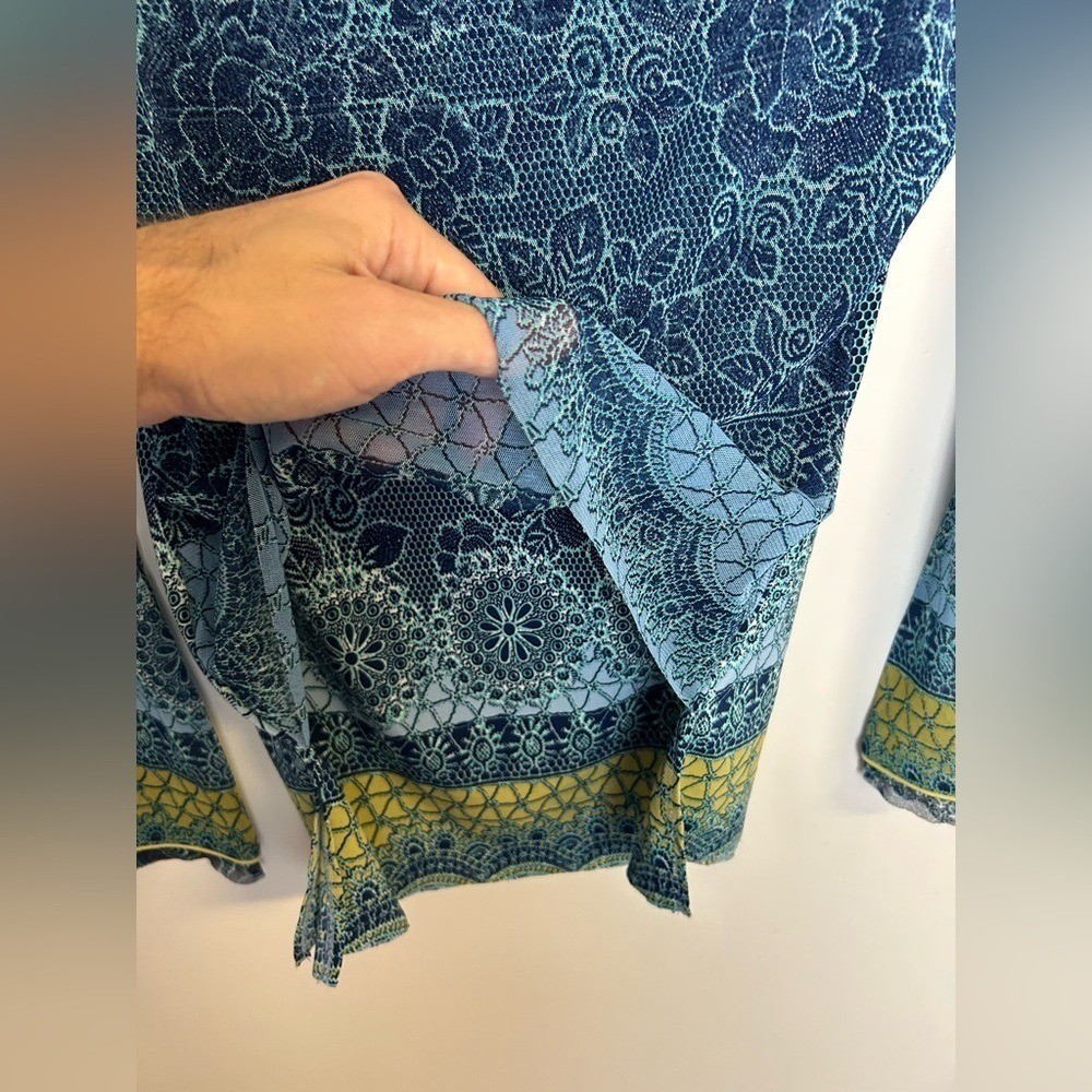 Anac by Kimi Vtg Y2K Top Blouse Sheer Bee fabric Size M Long Sleeve Artsy