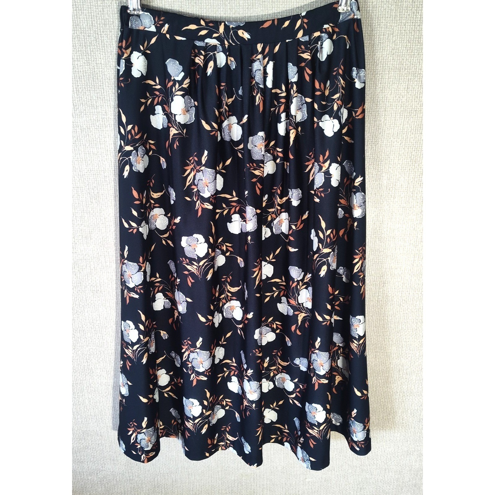 Vintage Floral Skirt Ship 'n Shore Qiana Nylon 26 Inch Waist Black White Midi