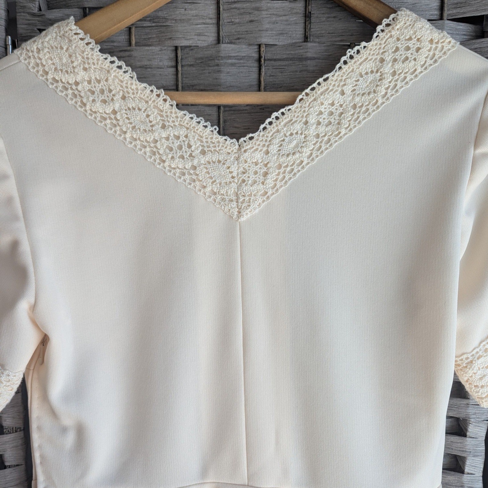 Vtg Cream Crochet Lace Trim Fit & Flare Ruffle Hem Dress V-Neck Coquette Bridal