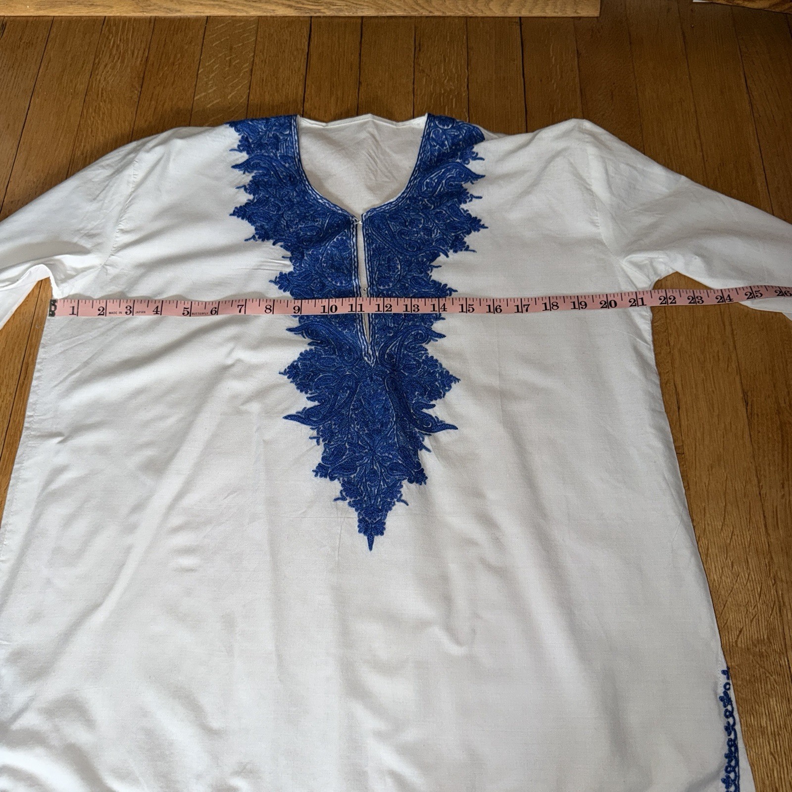 Vintage White Lightweight Linen Blue Embroidery Island Hippie Tunic Top medium