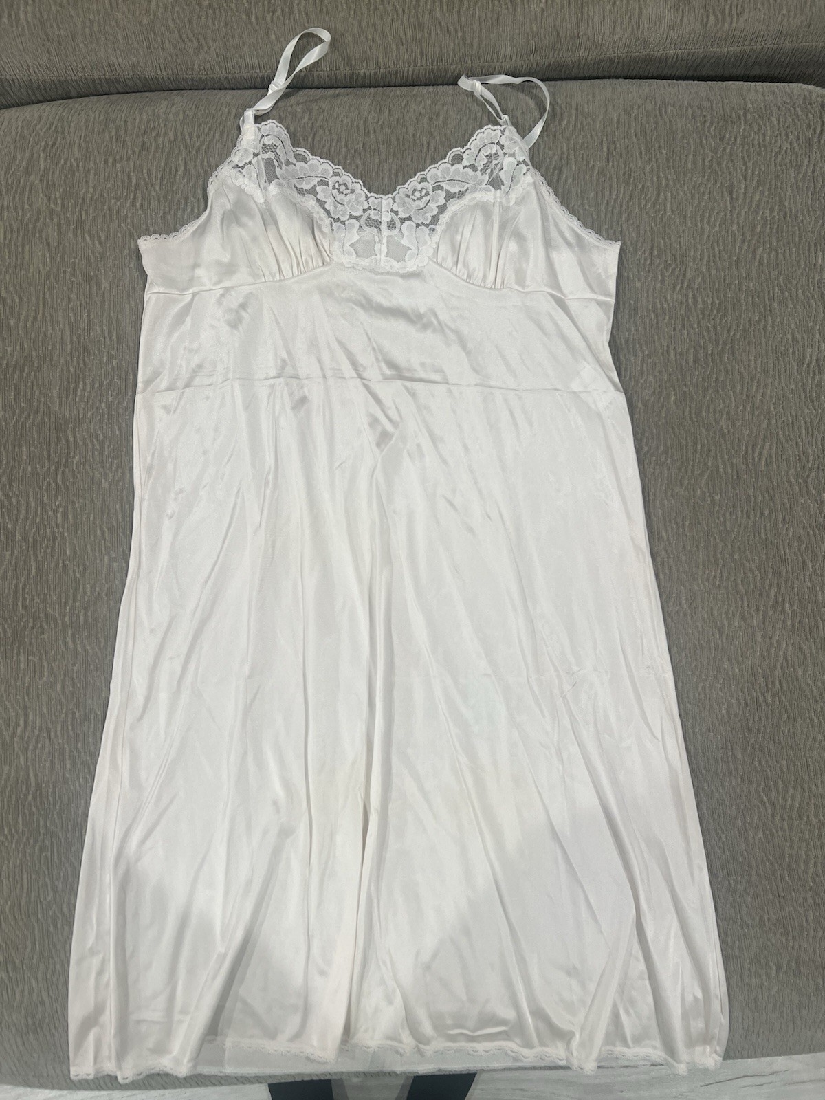 Vaserette Women’s Lingerie Cami Silk White Slip Size 24/38/44 Vintage