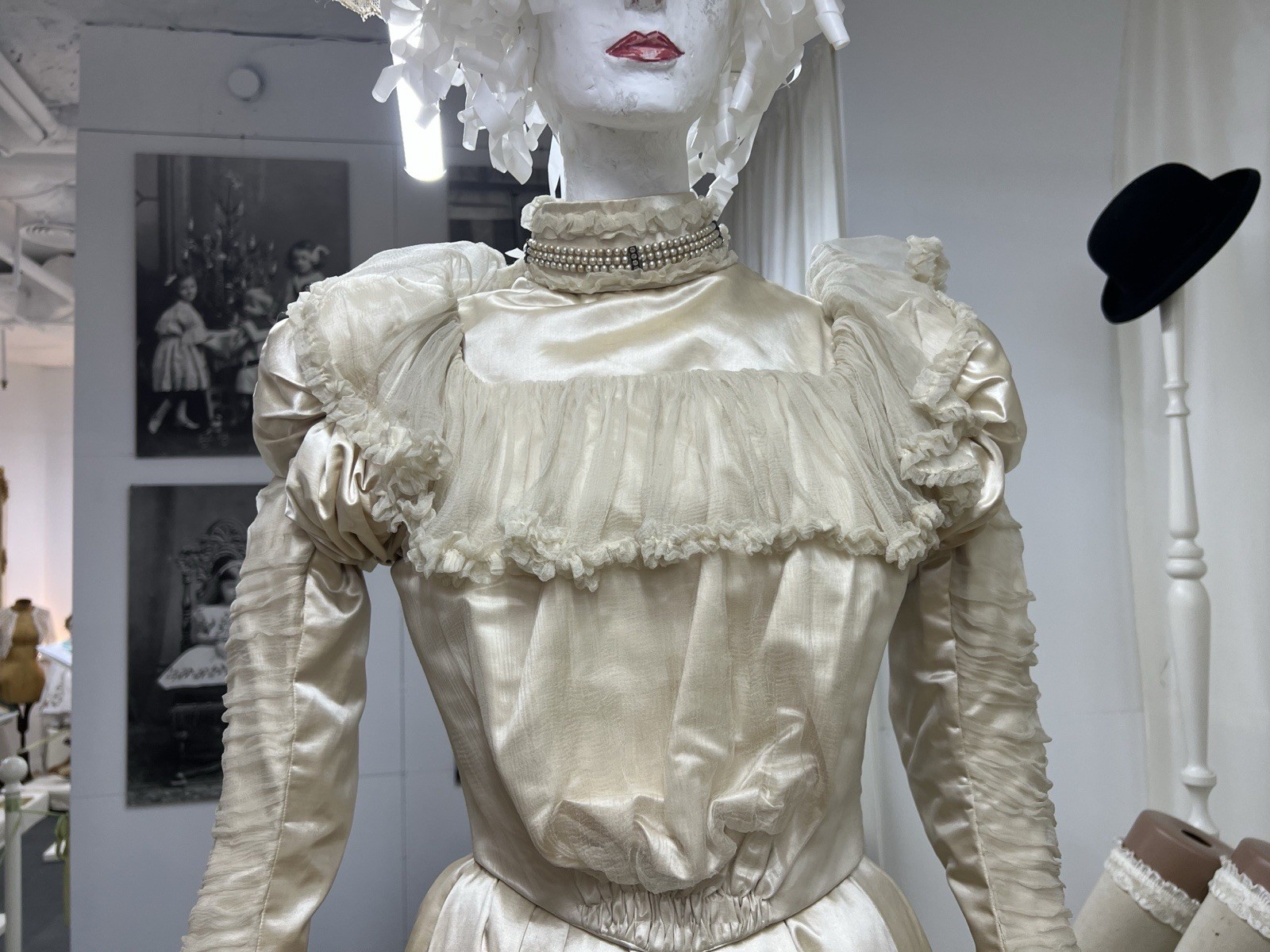 Antique.Edwardian Two-piece wedding suit. 1901, France