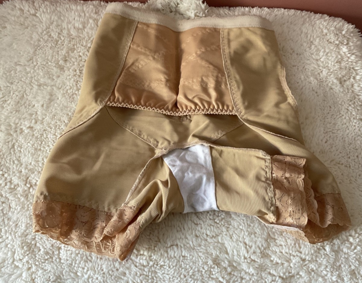 NEW VINTAGE SCULPTRESS EXTRA FIRM CONTROL PANTY 625 SIZE 28 BEIGE FAJA