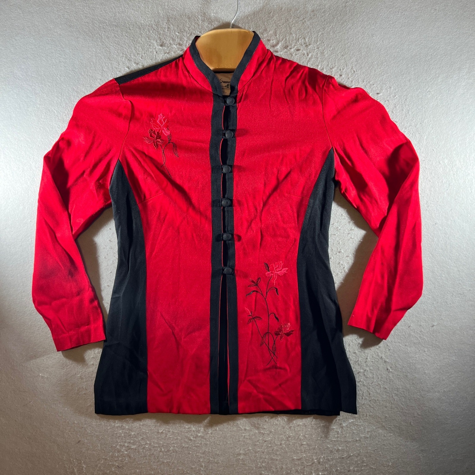 1307 | Vintage Asian Inspired Floral Embroidered Colorblock Blouse Red Black L