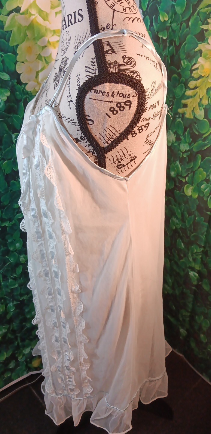 Dsigner Vintage White Blue Trim Nightgown Size Small #5527 Read Description