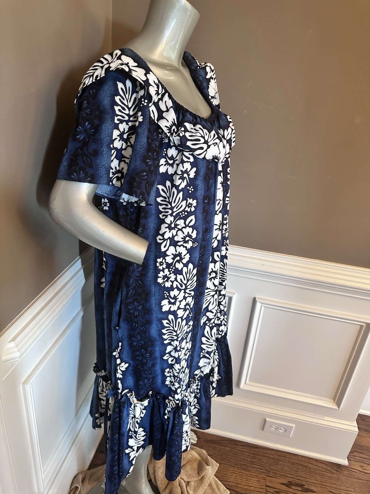 Vintage NWT Royal Hawaiian Creation Muumuu Floral Dress Blue/White Sz XL