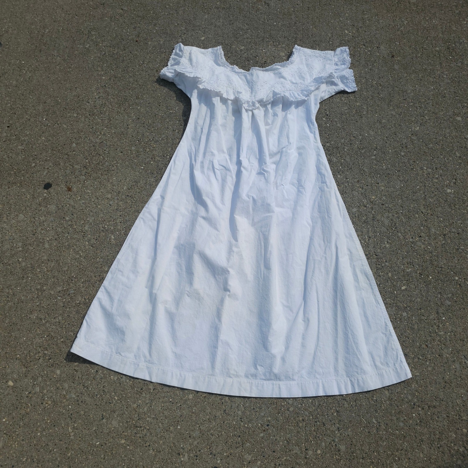 Antique White Cotton Eyelet Lace Nightgown Ruffle Sleeve Victorian Dress 1800s