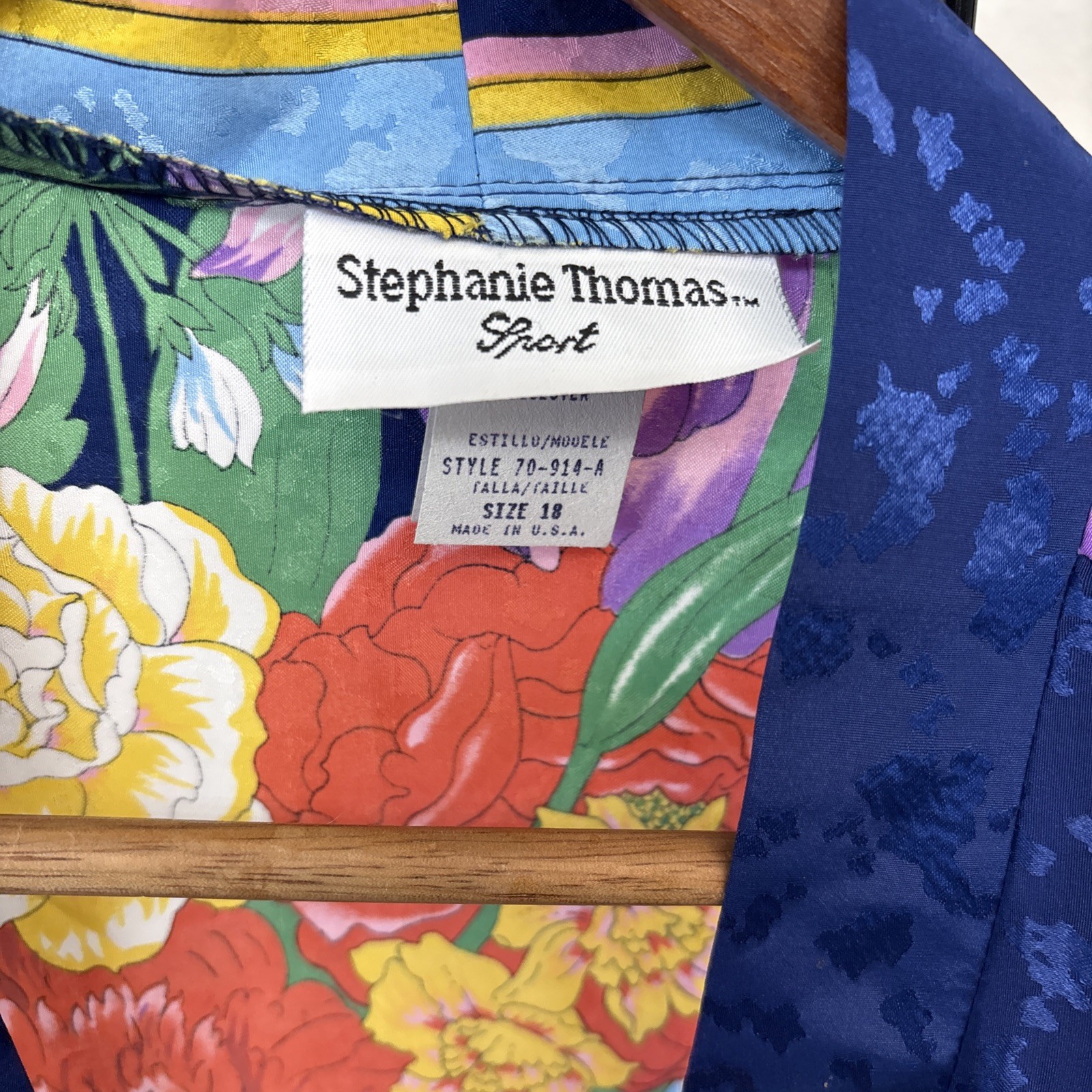 NWT VTG 80’s Stephanie Thomas Size 18 Floral Silky Robe W/ Shoulder Pads 52” Lng