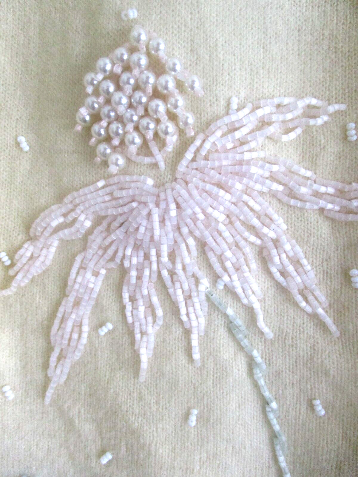 Vintage Lambs Wool Sweater Size M Lovely Flower Bead Accents Miss Boutique