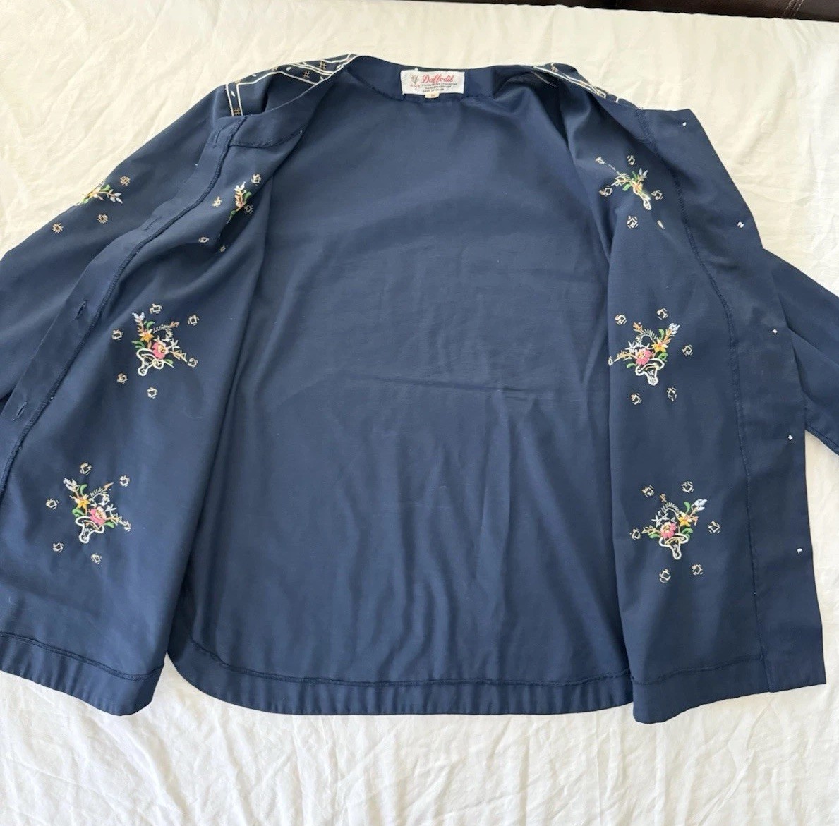 VINTAGE Hand Embroidered xL Daffodil Floral Blouse Navy, Long Sleeve