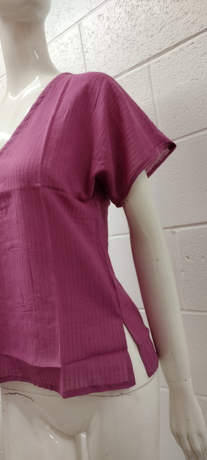 Cotton TOP Fuchsia Color V Neck Short Sleeve Shirt India Vintage DEADSTOCK M