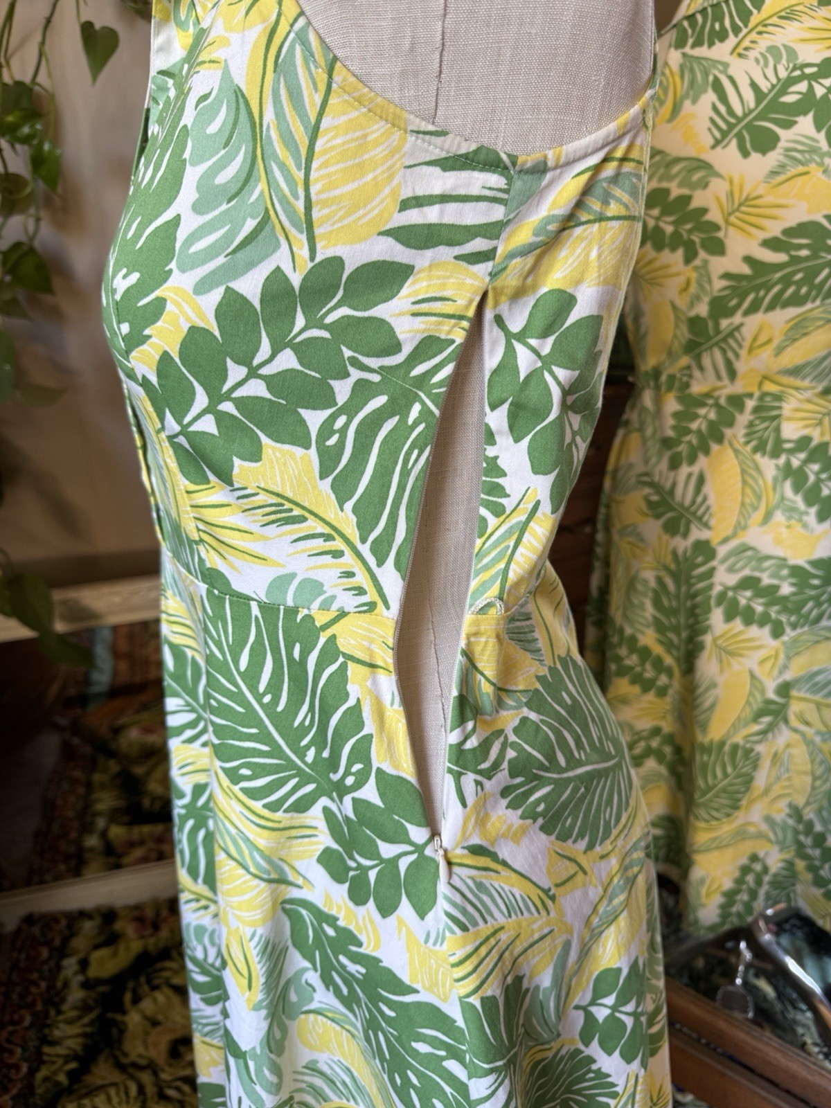 Vintage 1990s Women’s DBY Yellow & Green Leaves Fit & Flare Dress Size 7/8