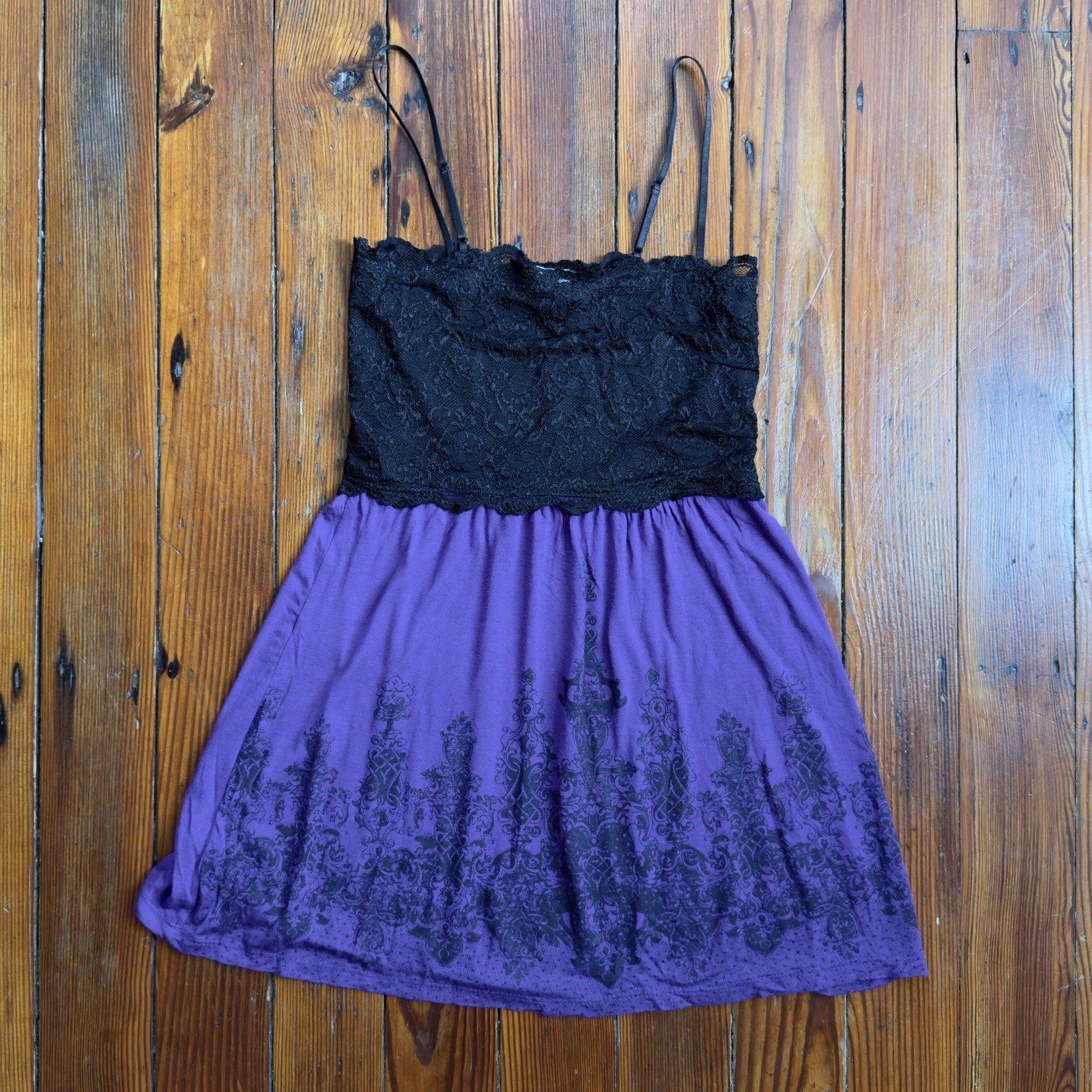 Vintage 90s/00s y2k Wet Seal black lace & purple bodice cami top