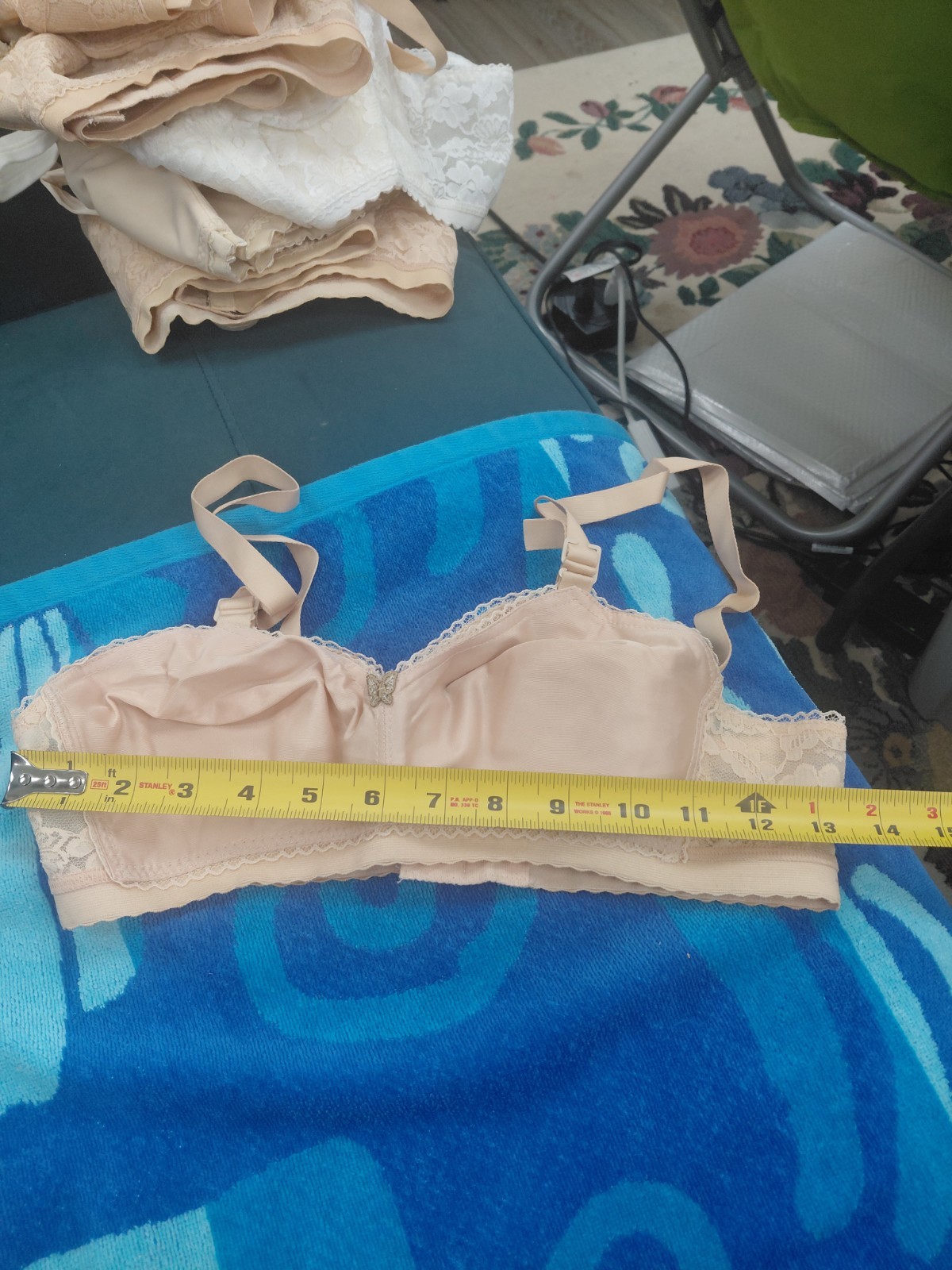 Vintage Lady Cameo Lingerie Bra Size 32CC