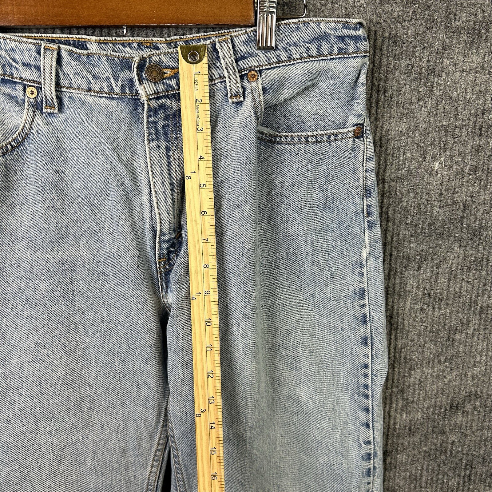 Vintage Levis Jeans 556 Women’s 32/32 Guys Fit Straight Leg