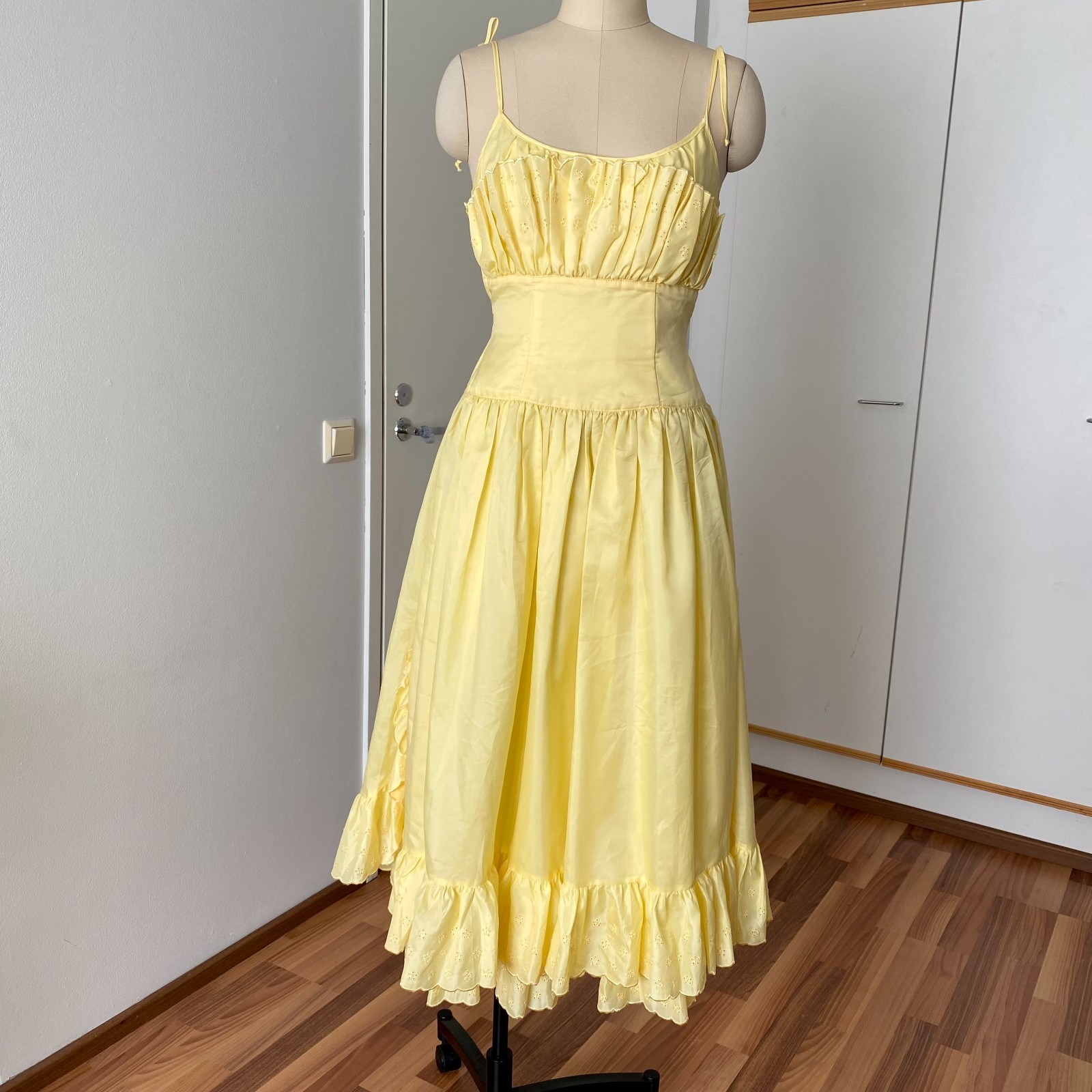 1980s Spaghetti Straps Ruffle Midi Dress Yellow Tiered Romantic Cottagecore EU36