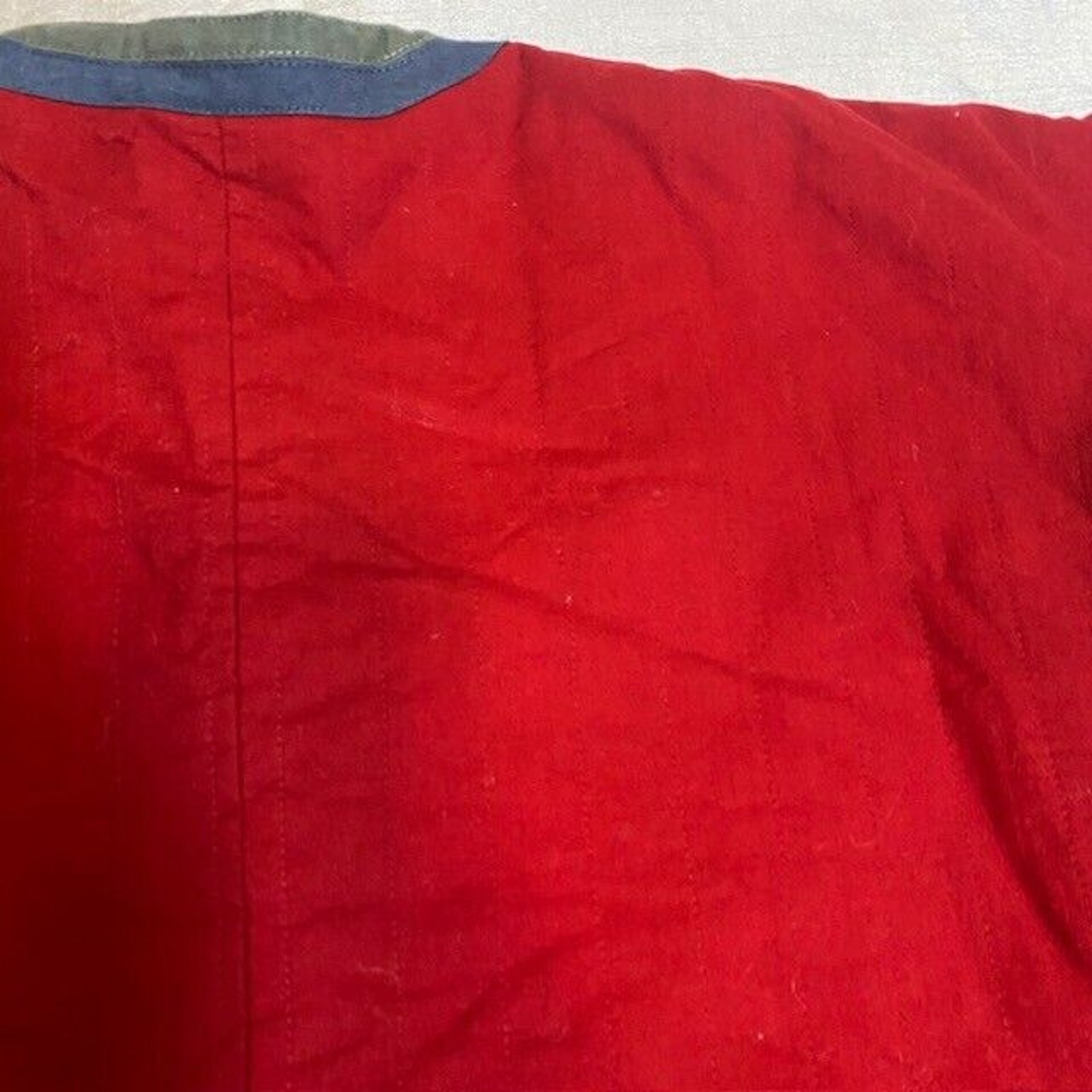 Quilted Womens Medium Blanket Jacket Coat Wood Buttons Red Multicolor Vneck