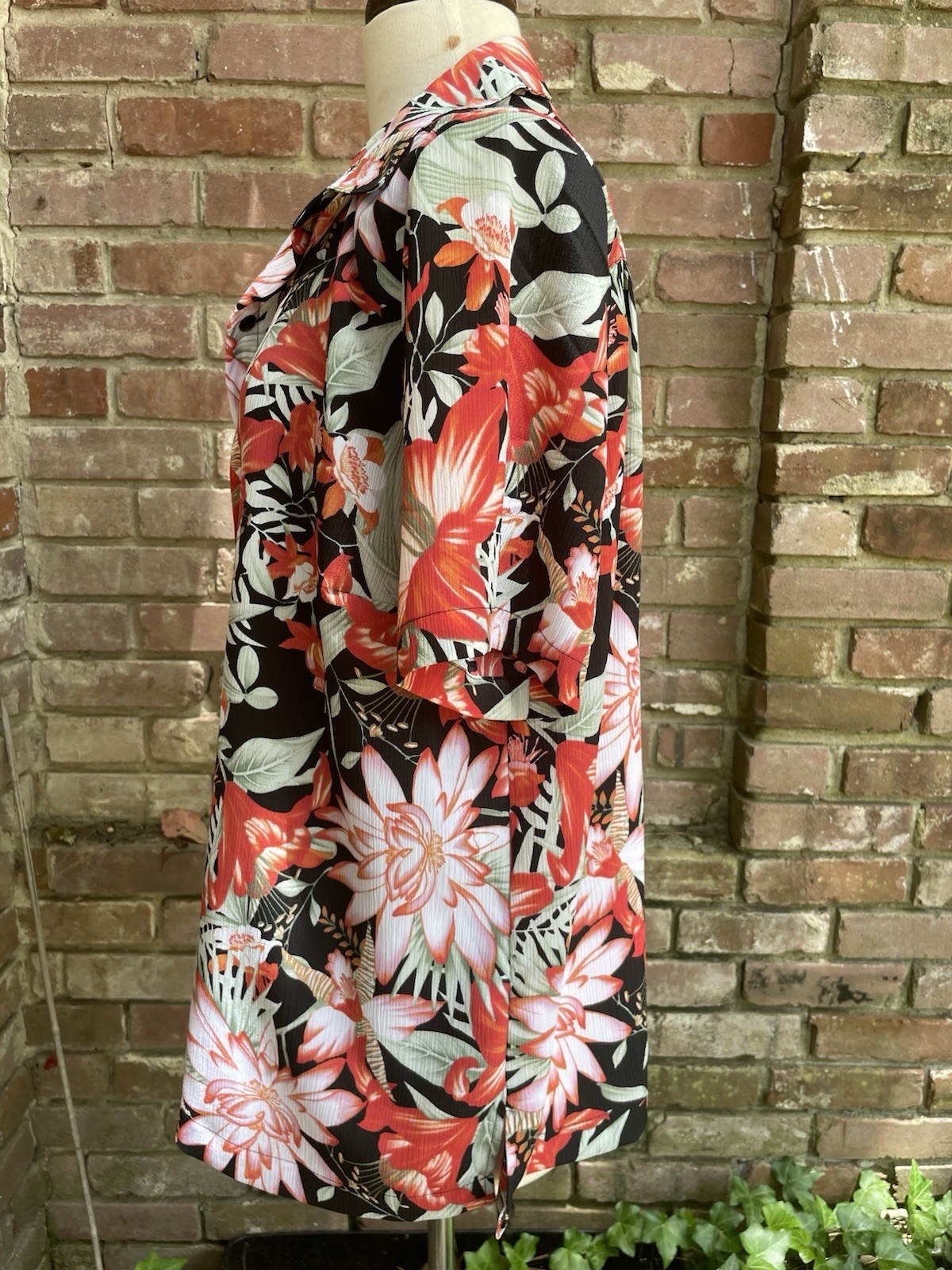 Donnkenny Classics Top Large Floral Print Button Up Retro Hawaiian Vintage