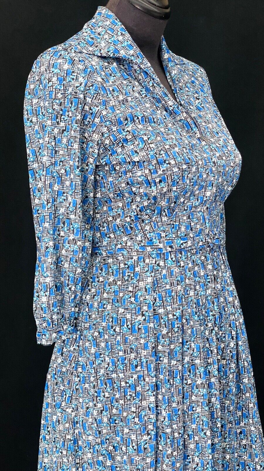 Vintage 1940s blue nylon dress, 3/4 sleeve collar front zip floral shirt M L