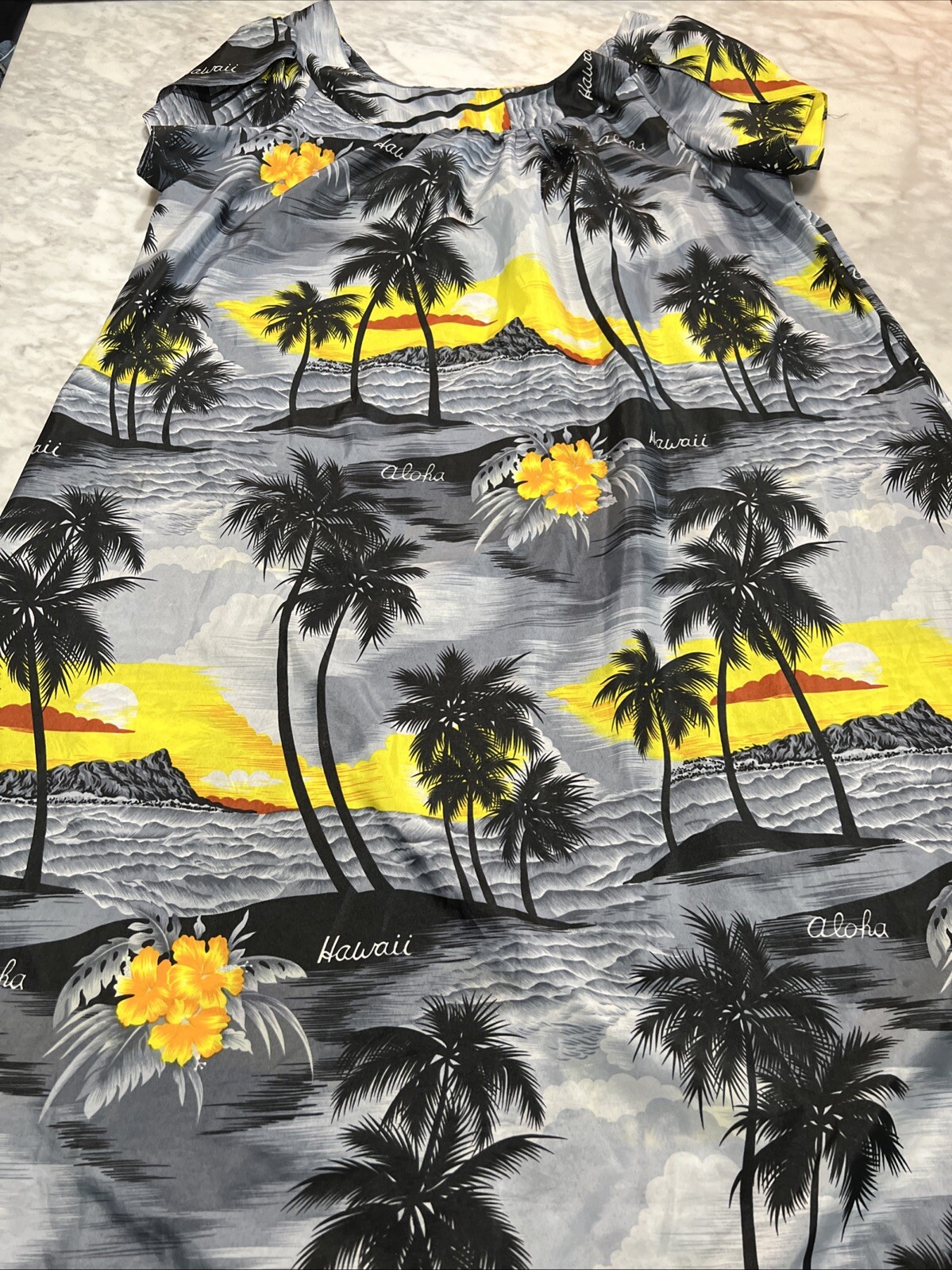 Vintage Royal Creations Hawaiian Dress 3XL Floral Waves Volcano Aloha Polyester