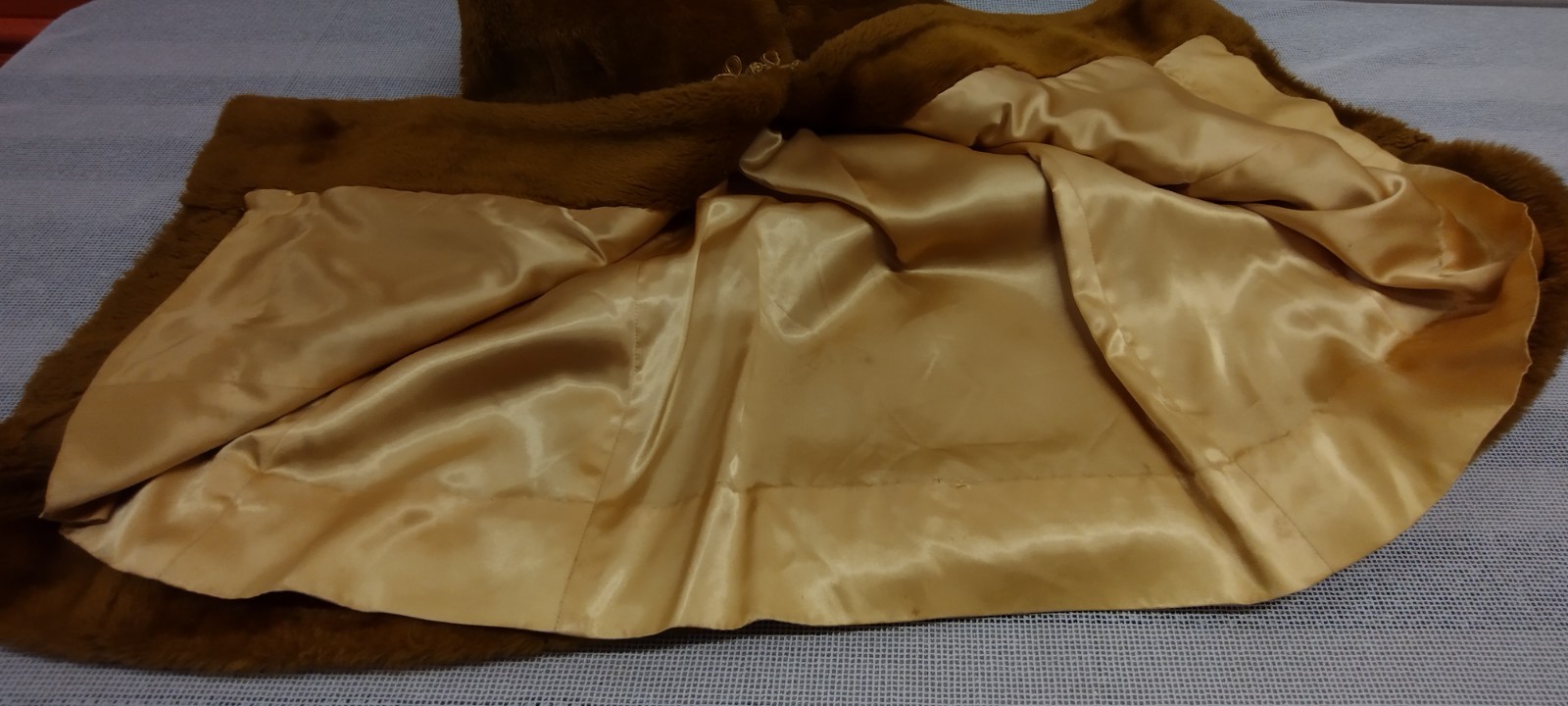 70s Faux Fur Cape Bohemian Look Mustard Bronze Color ASIAN FROG BUTTONS Size S