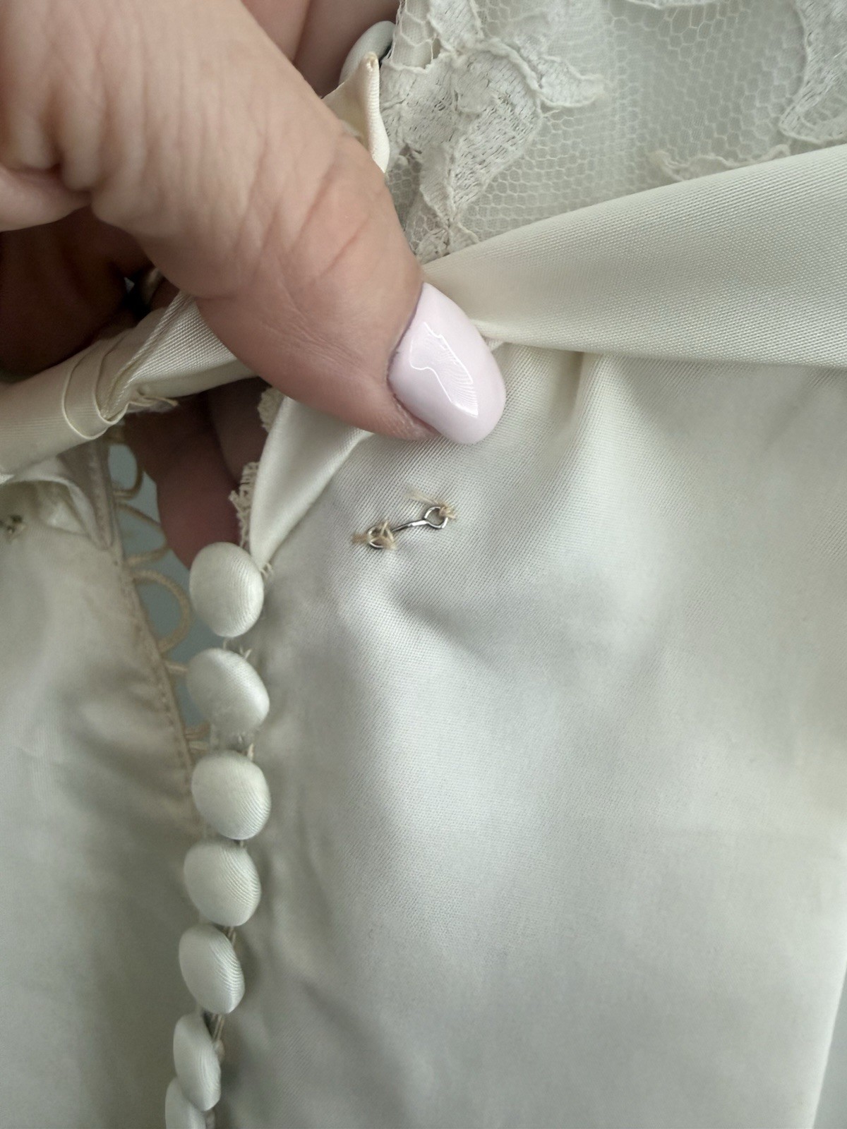 VTG 50s Wedding Dress Cream Lace Bodice Short Sleeve 28” Waist Bow Button Back