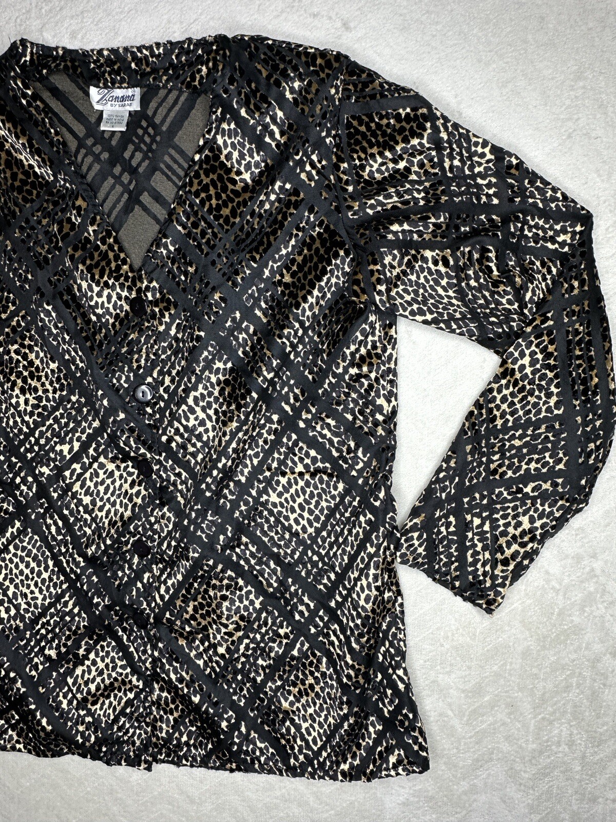 Zanana By Saraf Animal Print Button Down Long Sleeve Blouse Top Size Large Soft
