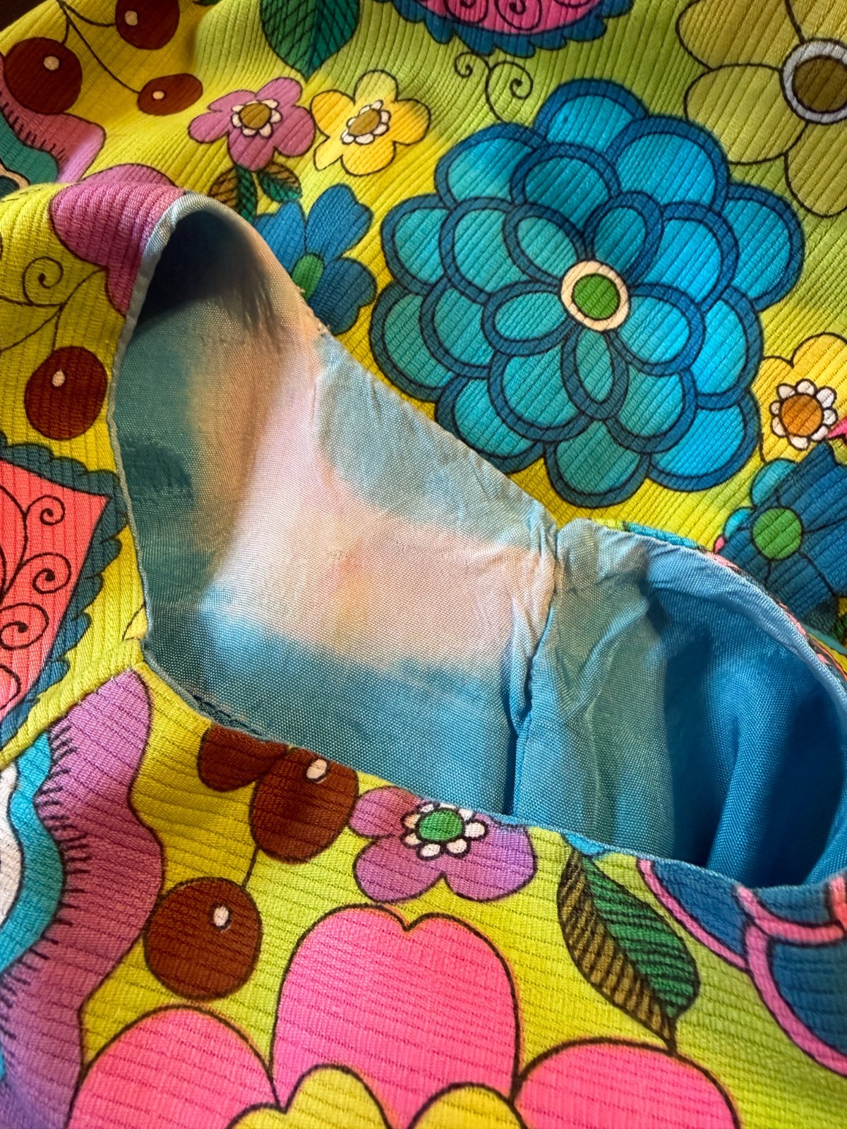 Vintage 1960’s Style Sleeveless Vibrant Psychedelic Floral Shift Dress – Medium