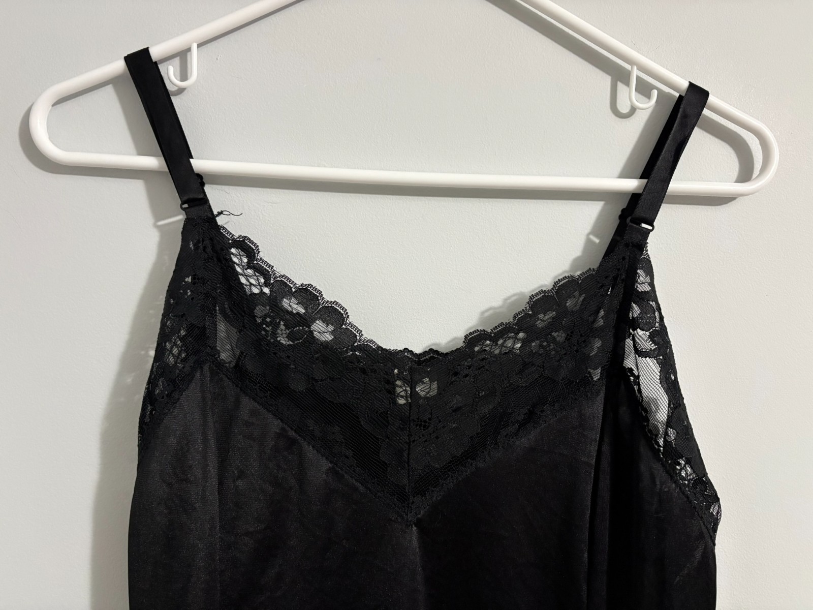 Vtg VELROSE Women Sz 36 Full Slip Dress Chemise Black Antron Shiny Lace Trim USA