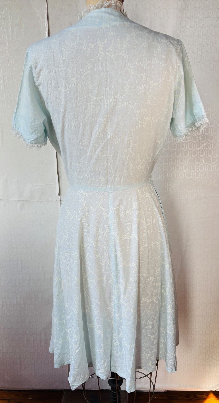 VTG 40’S HANDMADE SEMI SHEER MINTY BLUE FLORAL COTTON LACE WRAP HOUSE DRESS*S