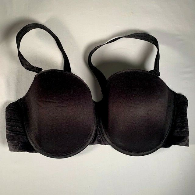 Beautiful Plus Size Black Form Fit Bra by Chantelle w/Adjustable Straps Size 40D