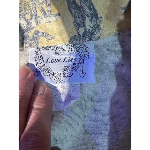 Vintage made in USA Love Lies Women Toile Print jacket cottage, casual feminine