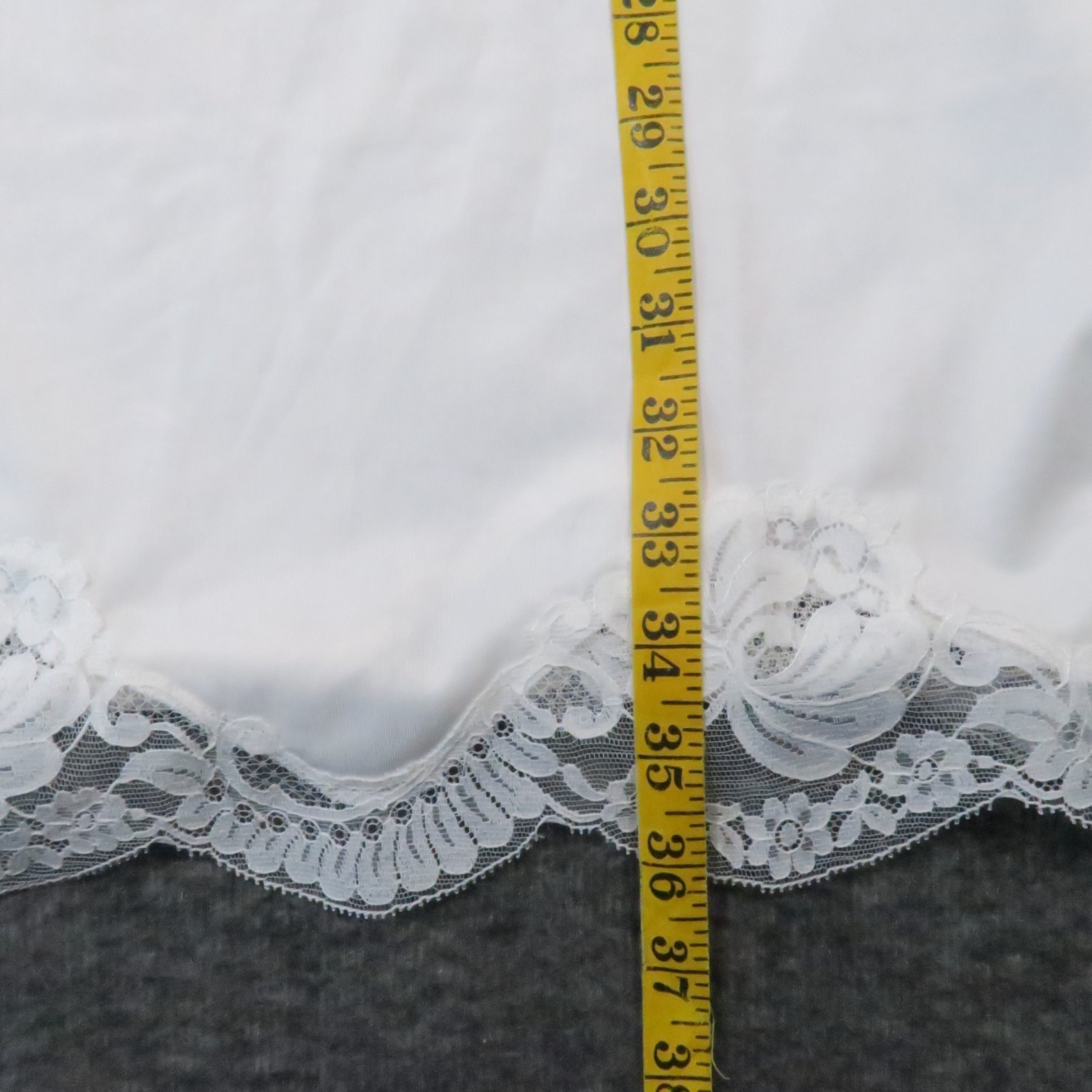 Sears The Doesn’t Slip Full 34 Small White Lace Vintage Lingerie Romantic Sexy