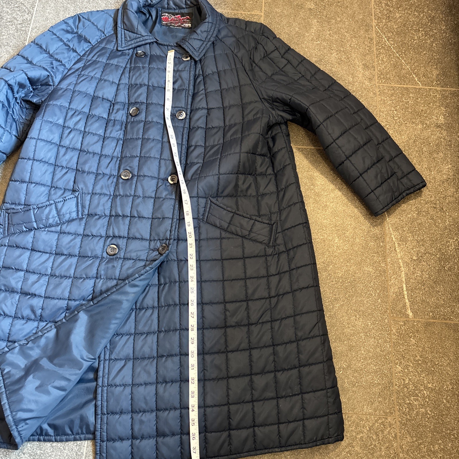 Vintage White Bear of St Paul Minnesota Quilted Button Puffer Coat L/XL