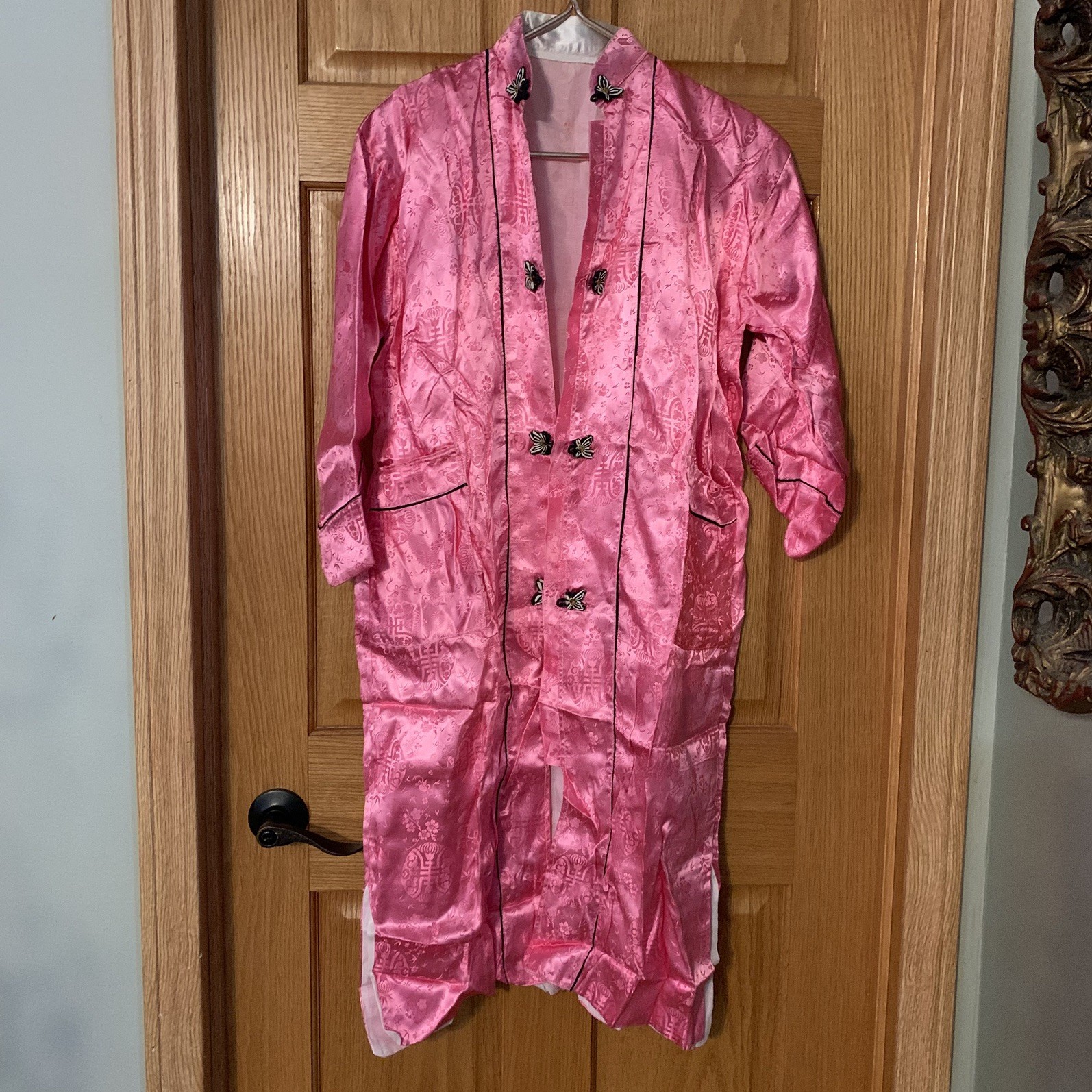 VTG 60s Chinese Satin Bright Pink Floral Brocade Handmade Bath Robe Housecoat M