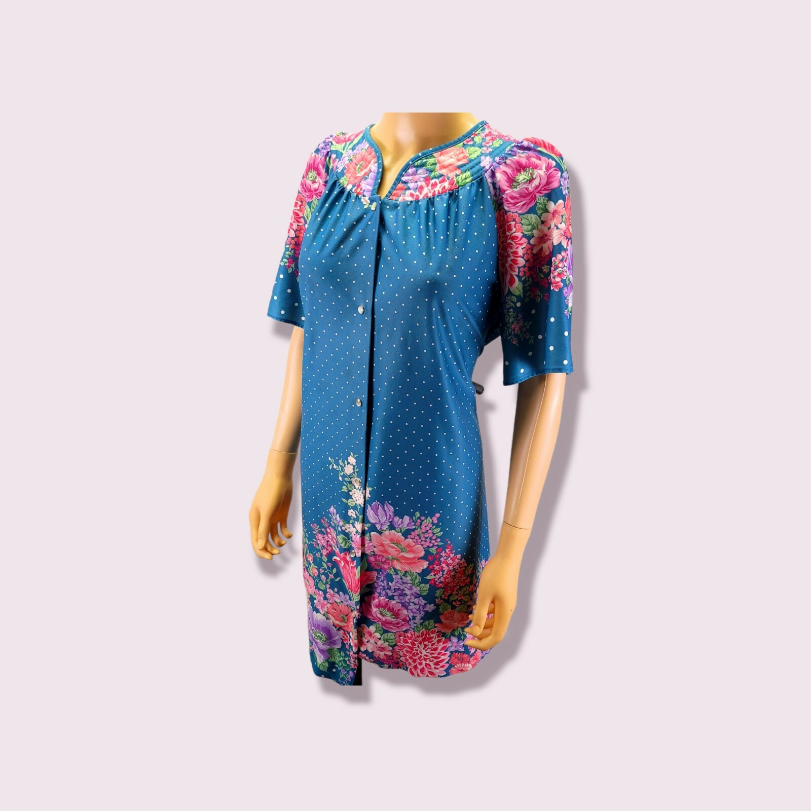 Carriage Court Women Floral Night Gown Pearl Snaps Vintage 80’s Floral