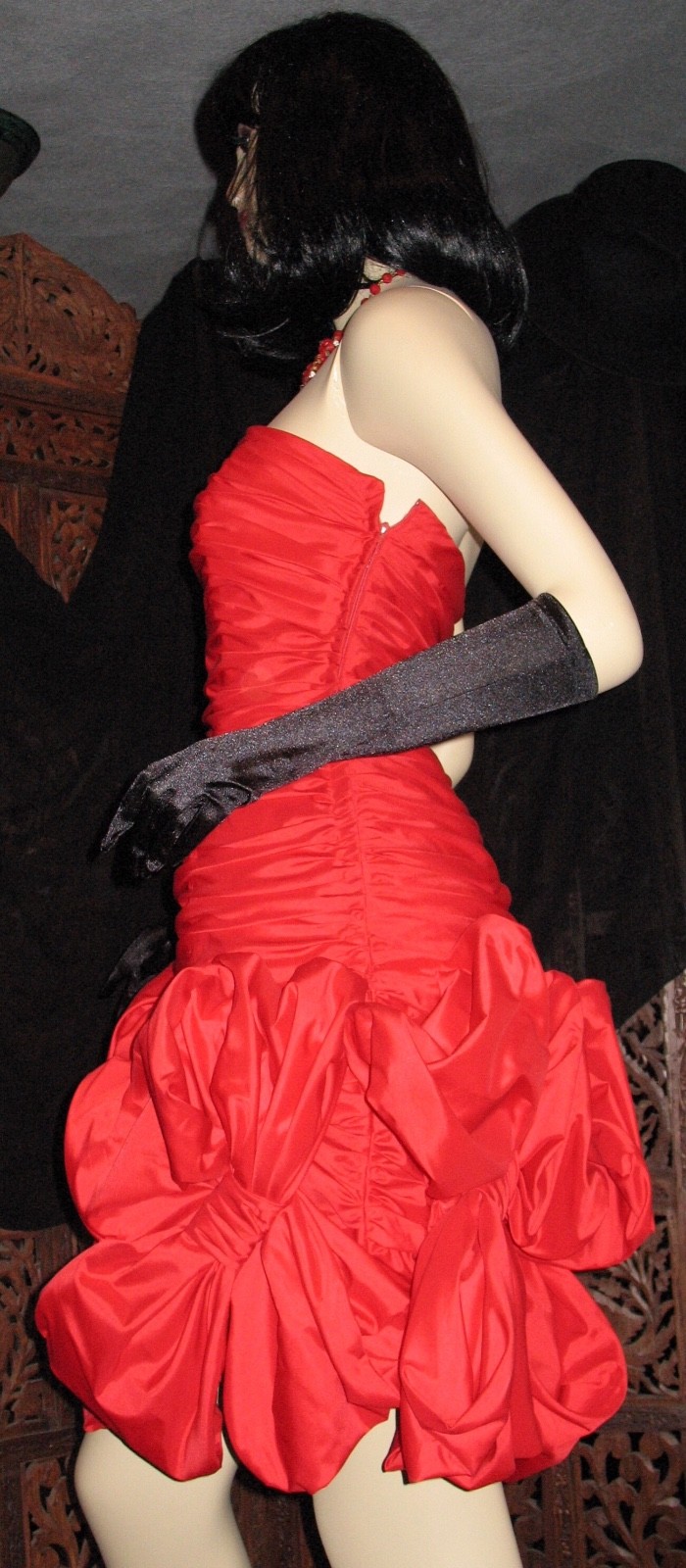 1980’s Vintage Couture Eugene Alexander Red Bow Valentine’s Day Party Dress 