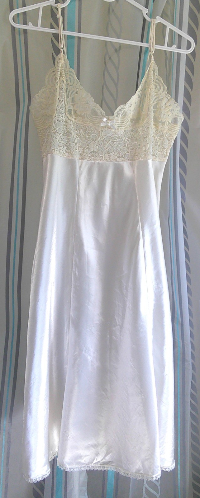 „Wonder Maid” Vintage Full Slip Ivory Satin & Lace Style 2301 Sz 34/21″